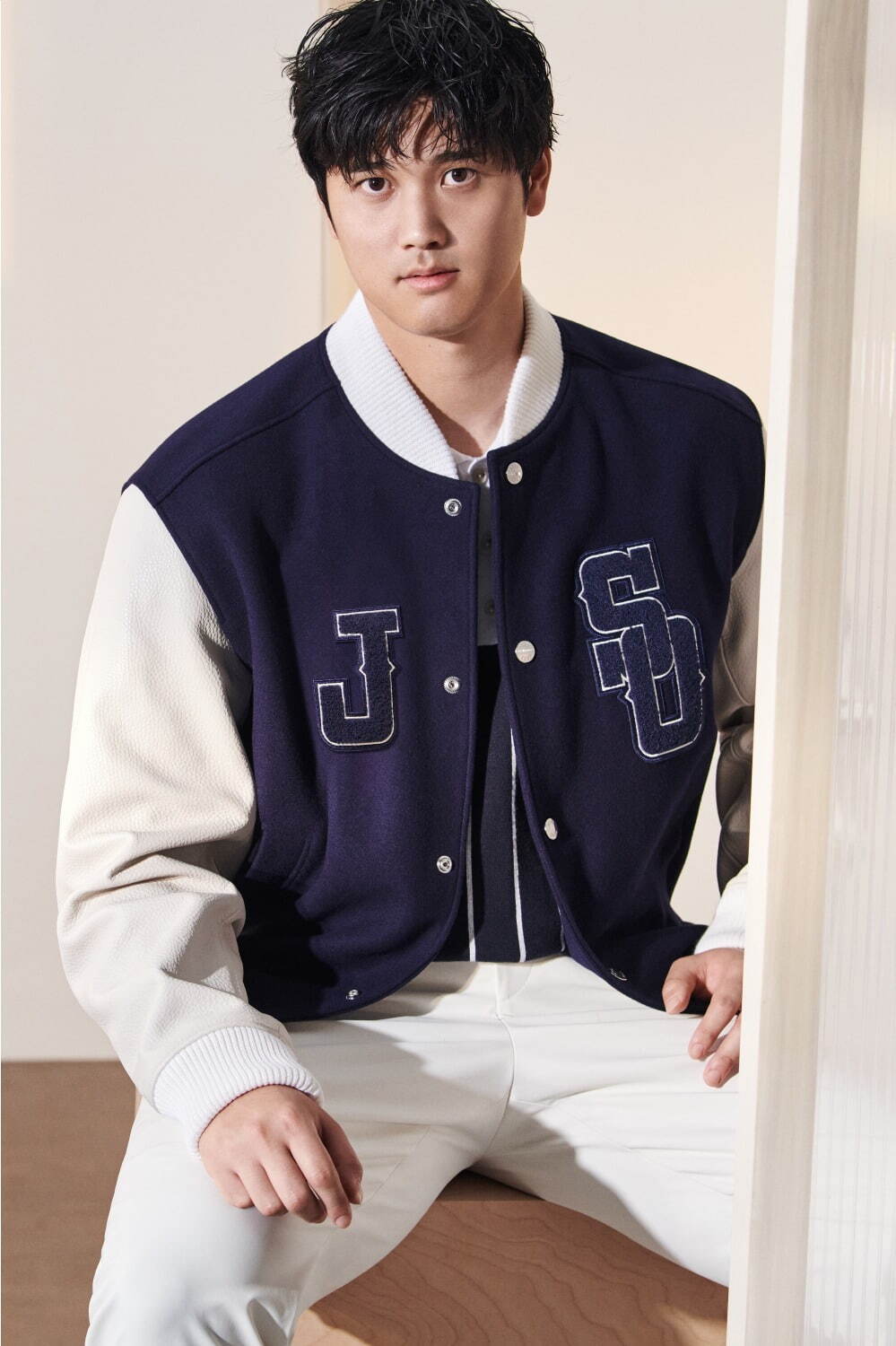 ボス×大谷翔平のコラボウェア、イニシャル“SO”入りボンバージャケット