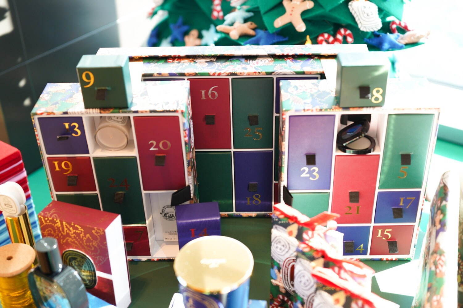 ディプティック24年クリスマスコフレ第1弾、限定キャンドル＆ミニ香水