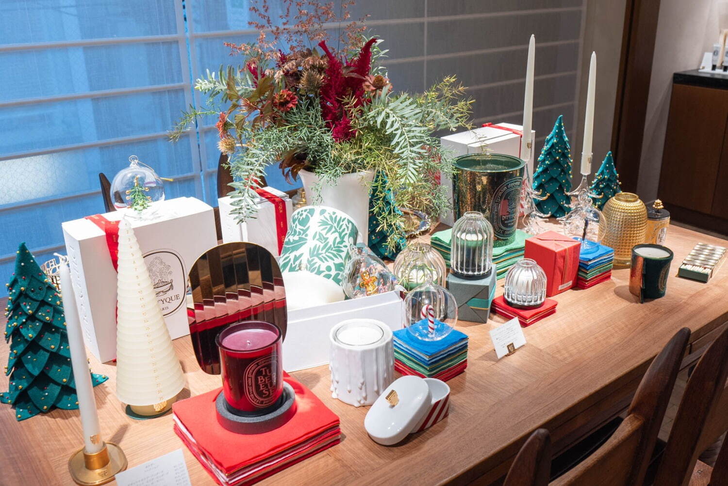 ディプティック24年クリスマスコフレ第3弾、“モミの木香る”ビッグ