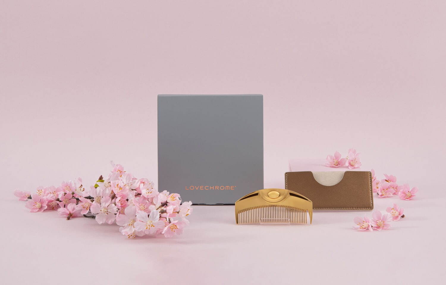 ラブクロムのヘアコームセット、“純金コーティング”の携帯櫛＆ケース