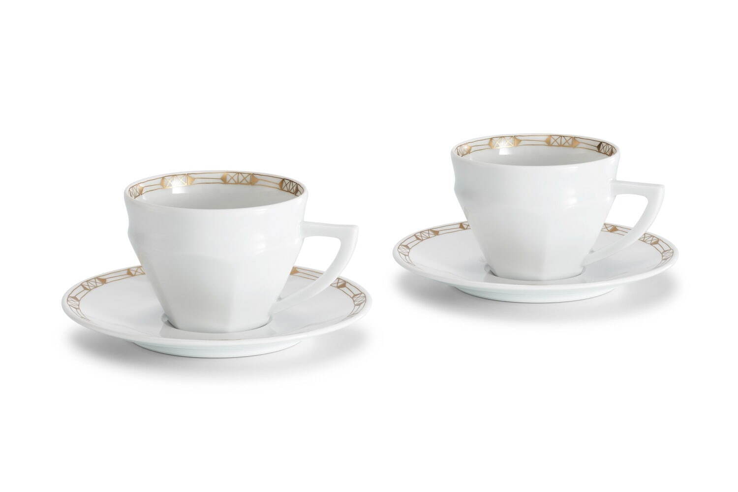 バカラ“チューリップ型”クリスタル食器、ふんわり花びらシェイプの