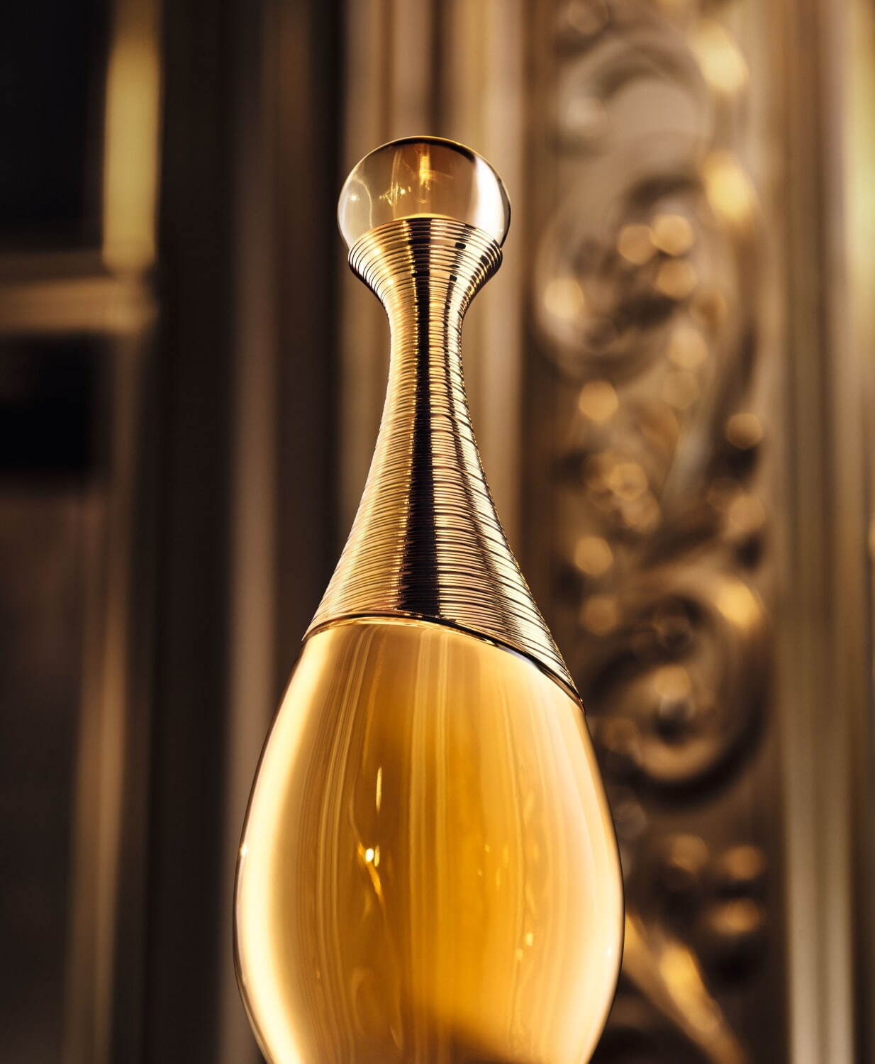 ディオール「ジャドール」現実では出会えない“夢の花の香り”ゴールドの