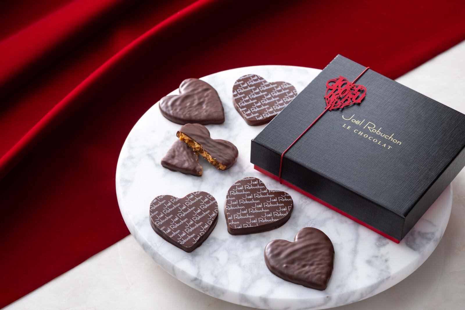 ジョエル・ロブションの26年バレンタイン、カラフルなひと粒を揃えた