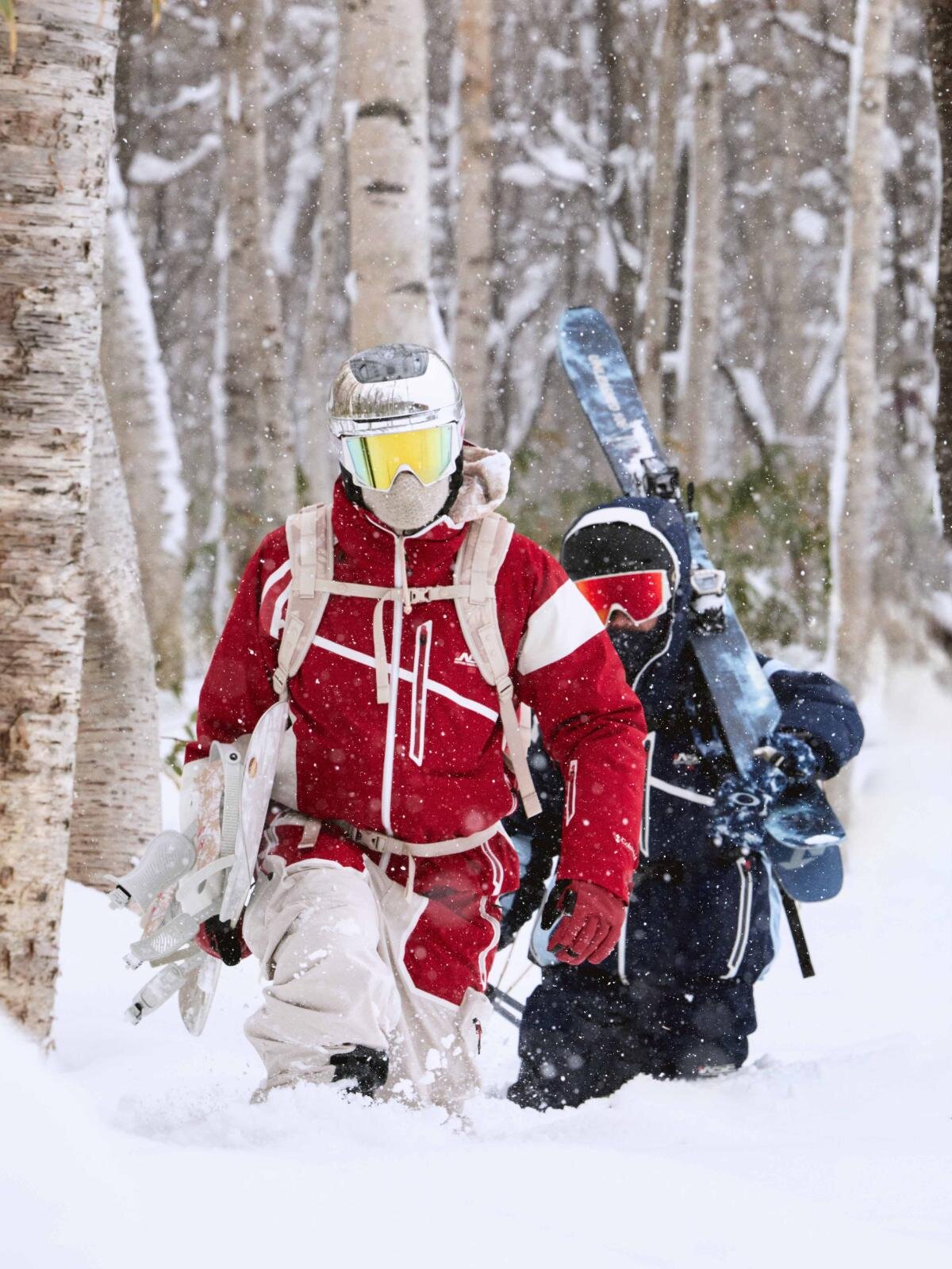Kith×コロンビア“山岳風景”着想のスキーウェア、タンチョウ刺繍の