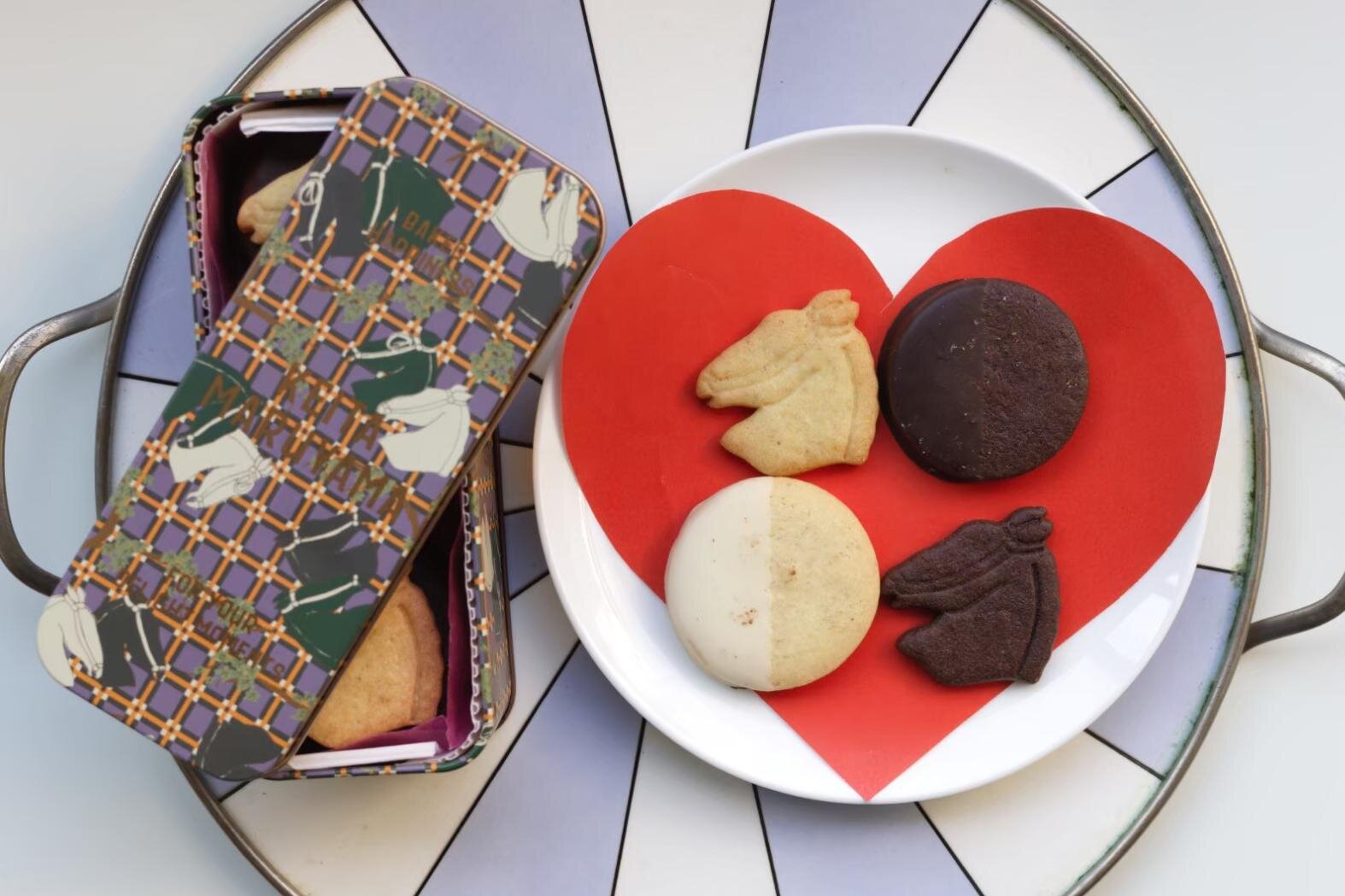 ベージュ アラン・デュカス 東京の「ガレット・デ・ロワ」シャネルの