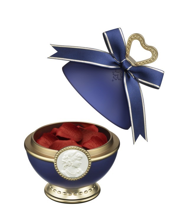 レ・メルヴェイユーズ ラデュレのクリスマスコスメ、バッグ型パレット