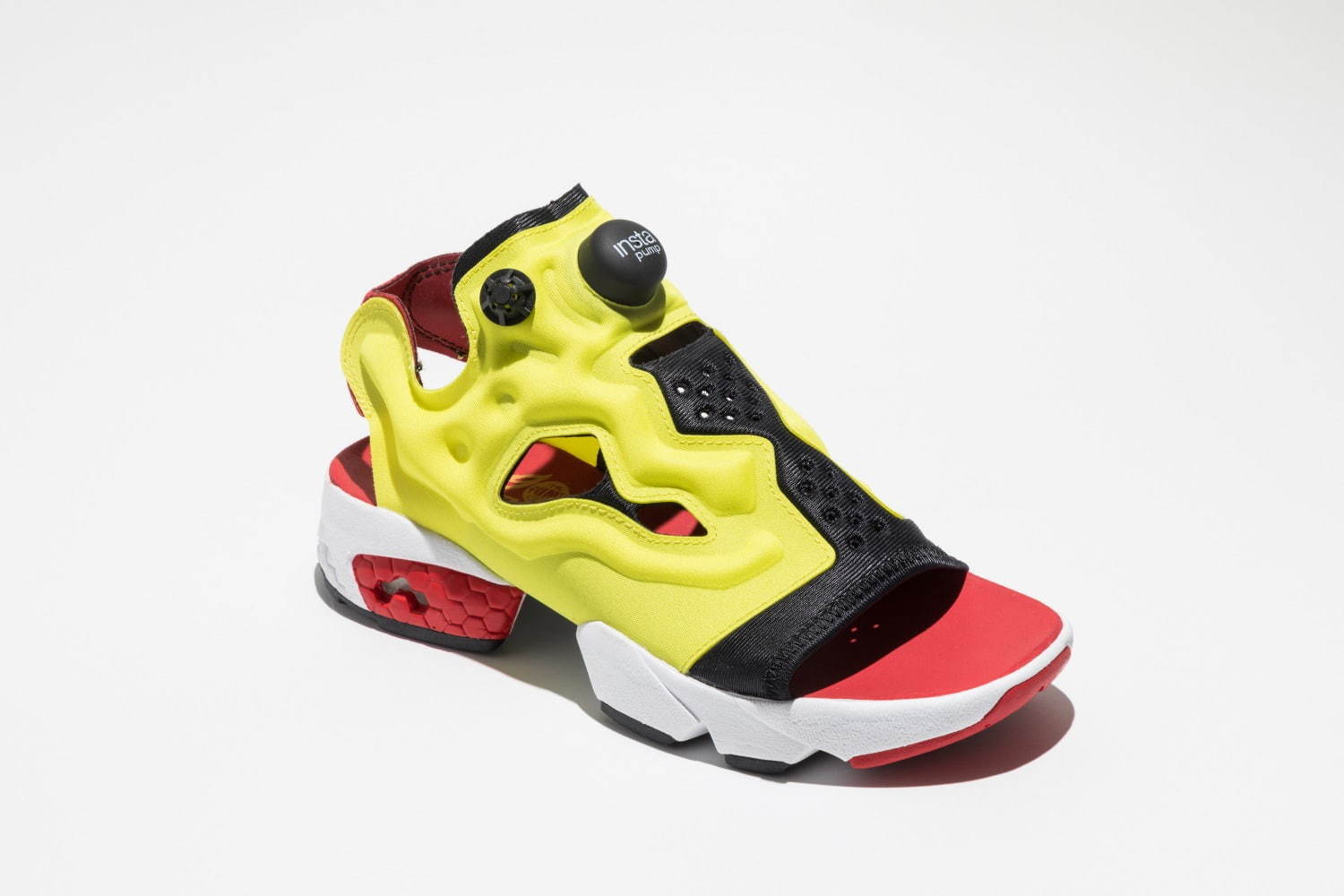 リーボックのスニーカー「インスタポンプフューリー」イエロー×レッド