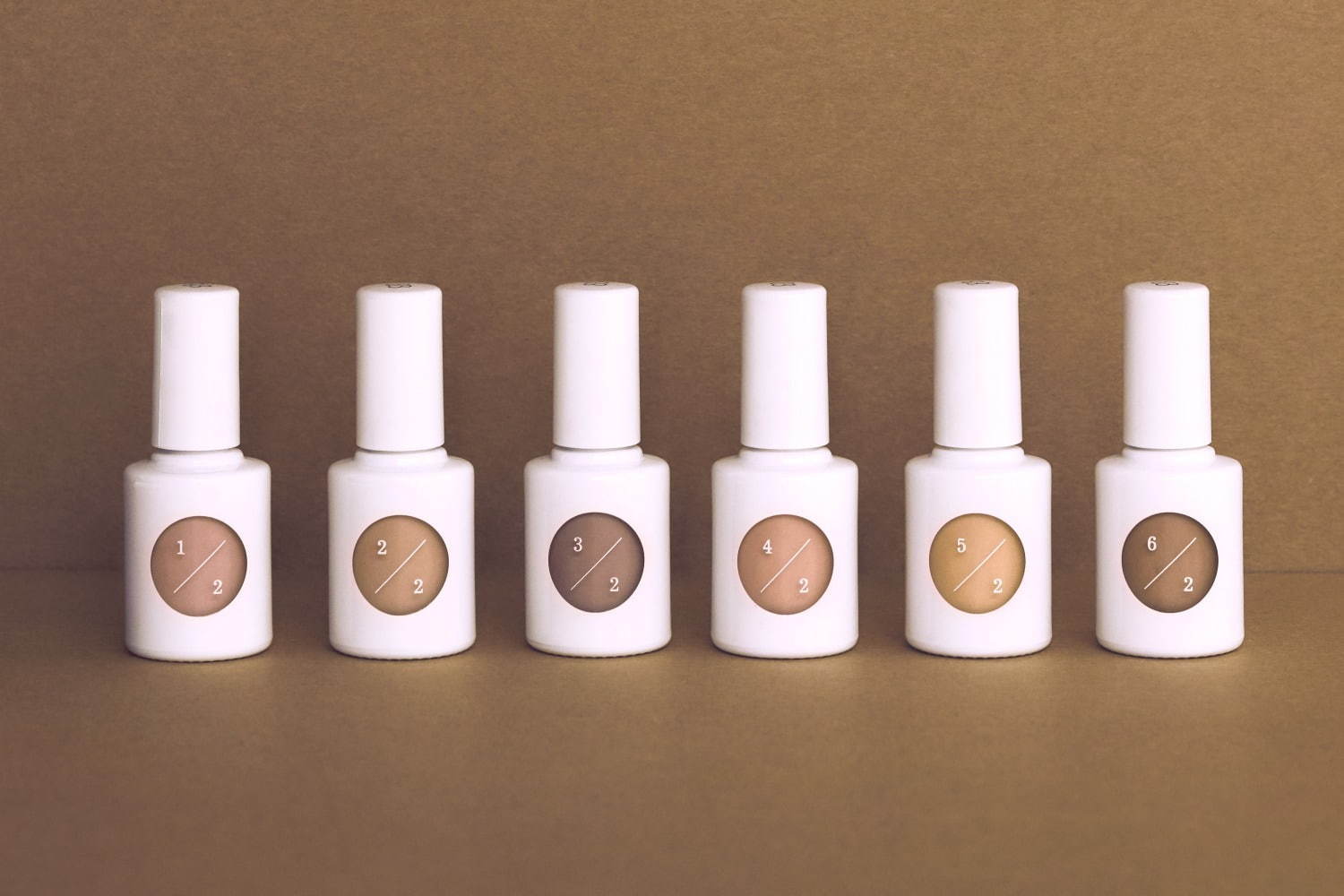 uka“重ねて色変”カラートップ＆ベースコート、肌に合わせたベージュの