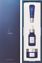 角質美容水「タカミスキンピール」がクリスマス限定デザインに、タカミ