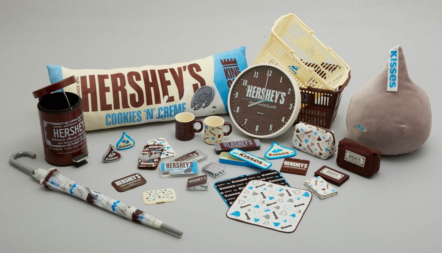 ニコアンド「ハーシー」「ハーシー キス」とコラボ雑貨、“キスチョコ