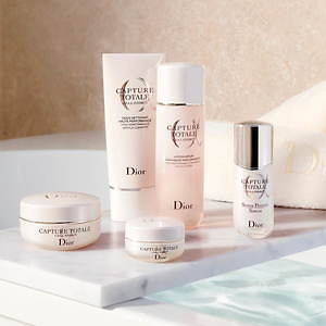ディオール「カプチュール トータル」花々の力で“ふっくらなめらか肌