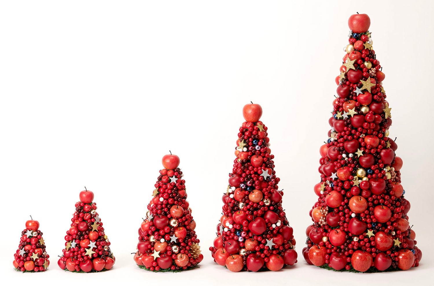 アフタヌーンティー・リビングのクリスマス、りんごと星のツリーや