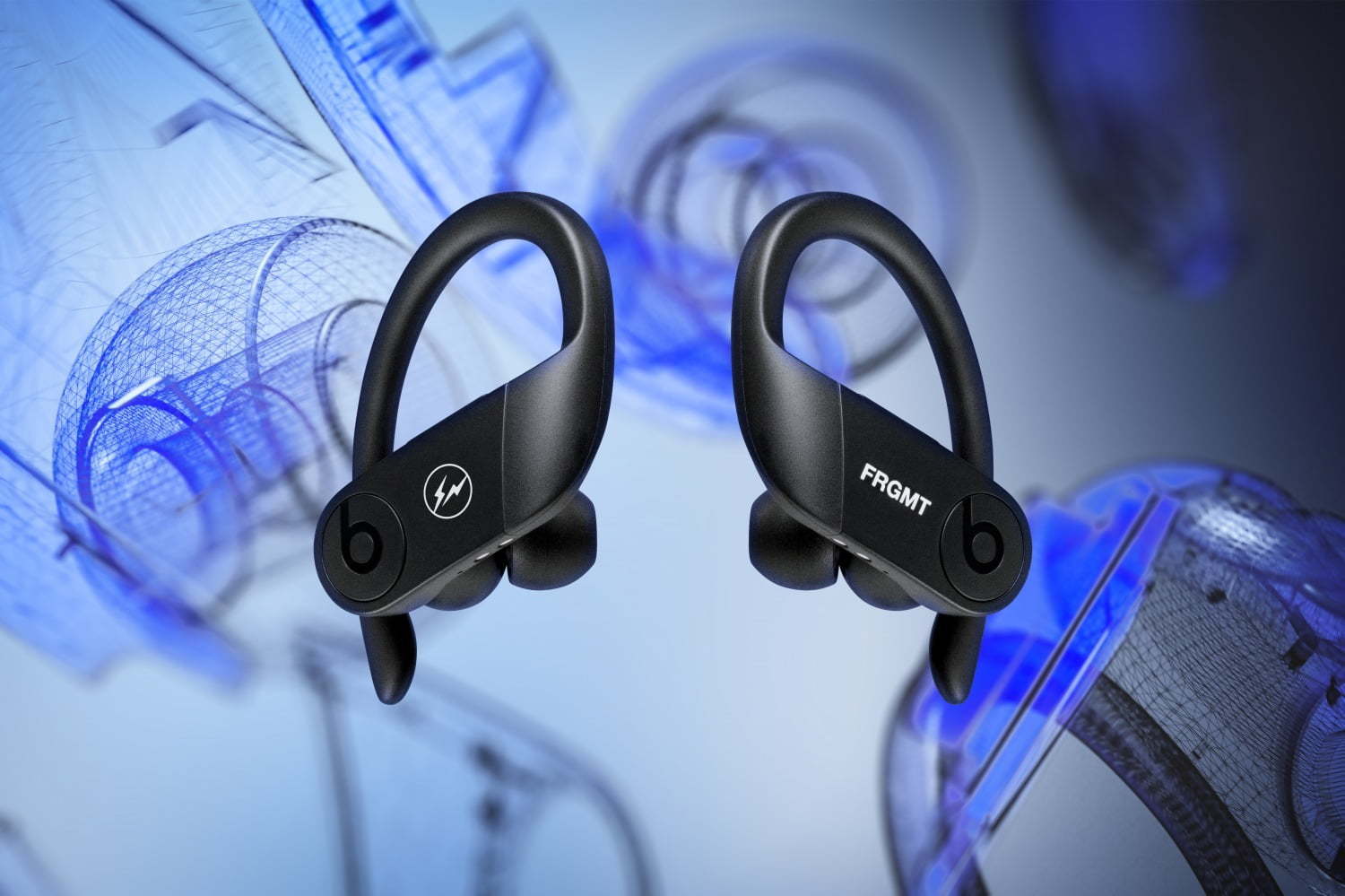 Beats × フラグメント デザインのイヤホン“稲妻”ロゴ入り「Powerbeats