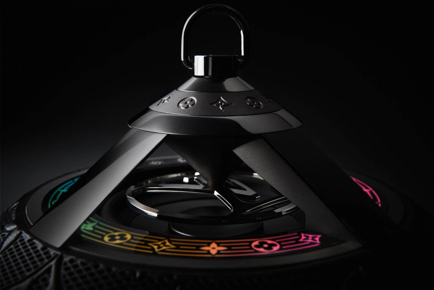 ルイ・ヴィトン“バッグ”感覚で持てる新作ワイヤレススピーカー