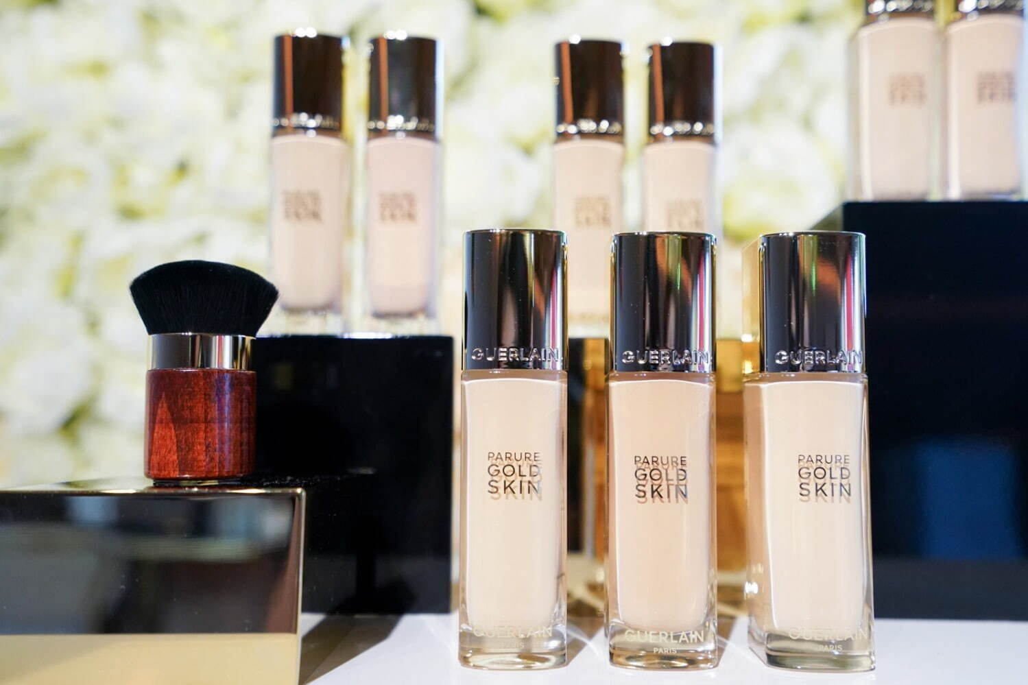 ゲラン“ゴールドに輝く”人気ファンデが進化、24Kゴールドを10倍配合