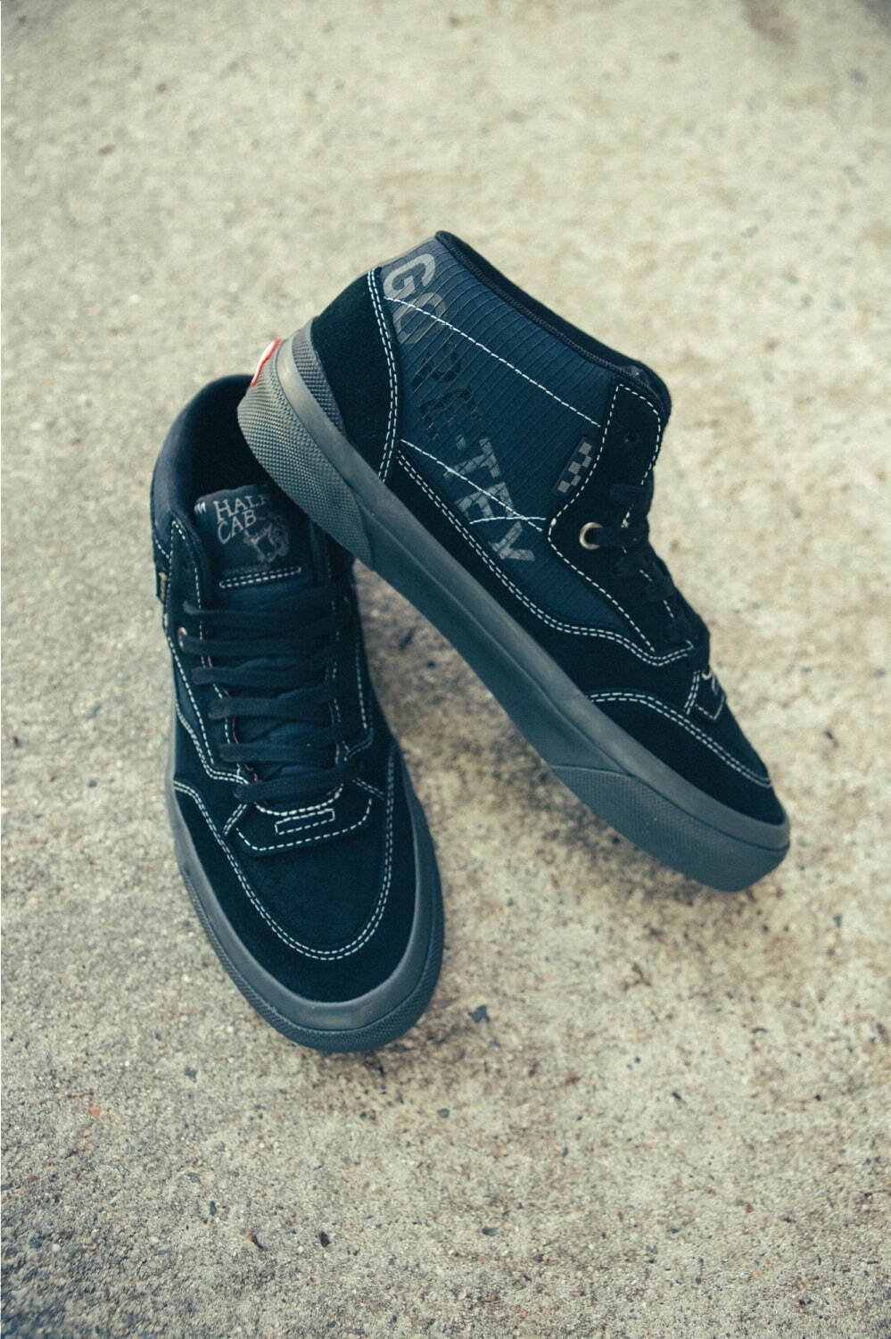 VANSスニーカー「ハーフ キャブ」新作、天然皮革×ゴアテックスアッパー