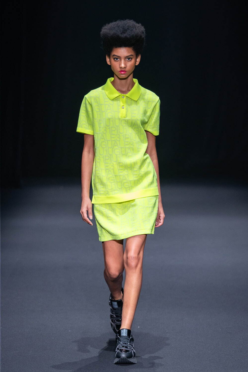 ウノ ピゥ ウノ ウグァーレ トレ ゴルフ 2024年春夏コレクション、機能