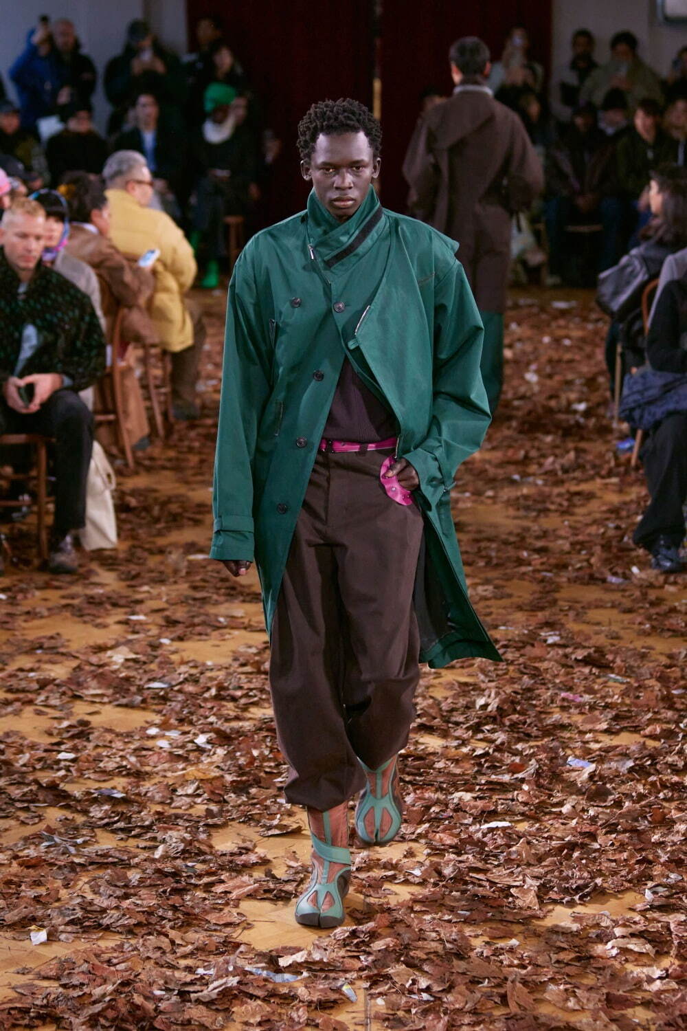 キコ・コスタディノフ 2025年秋冬メンズコレクション - 存在を取り巻く