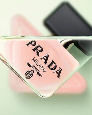 プラダ ビューティ25年夏フレグランス「プラダ パラドックス