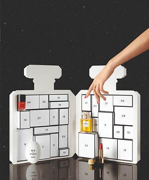 シャネル N°5」のアドベントカレンダー、人気香水＆リップ入りの21年