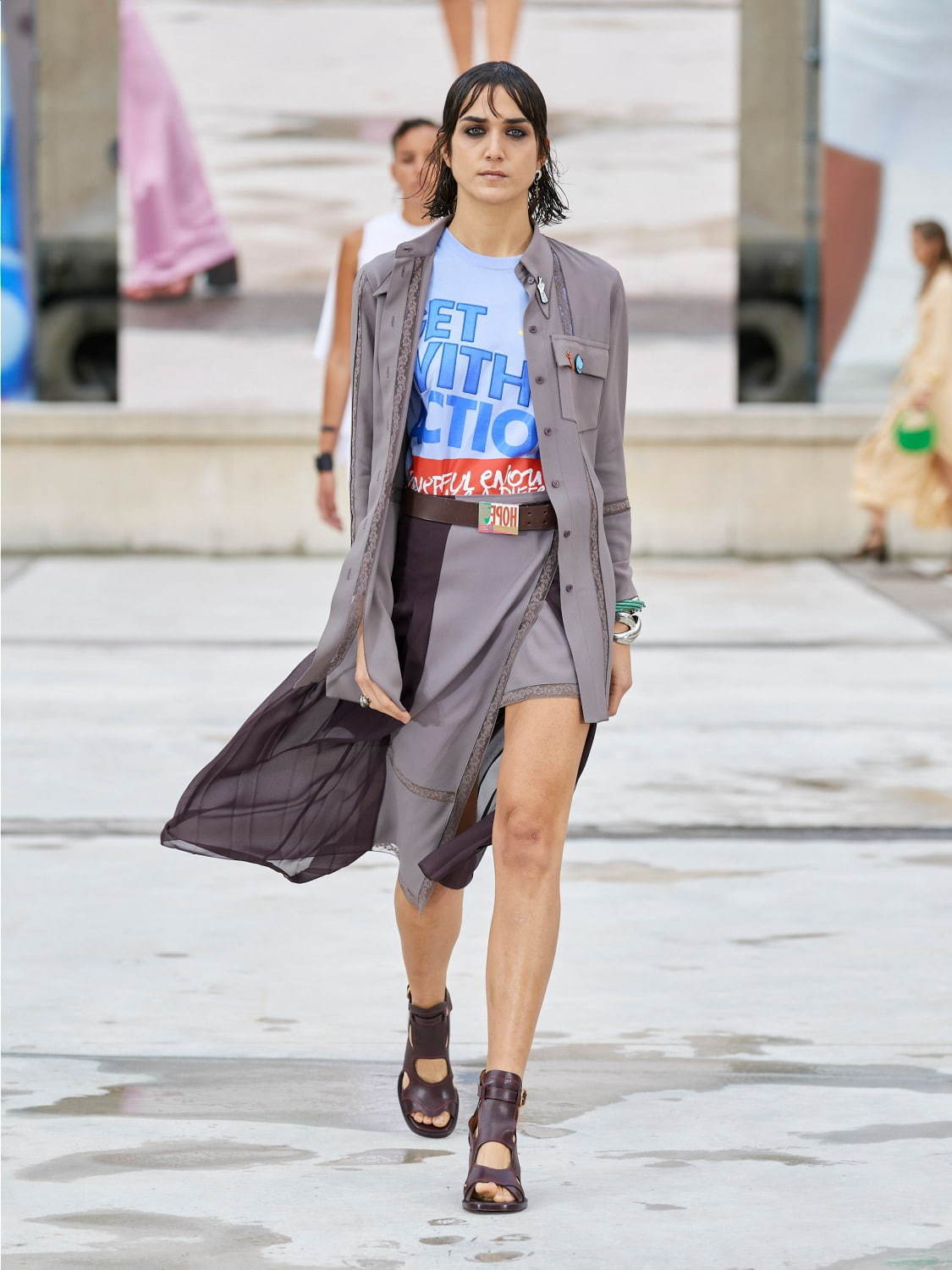 クロエ 2021年春夏コレクション -“コラージュ”で描くフェミニニティ