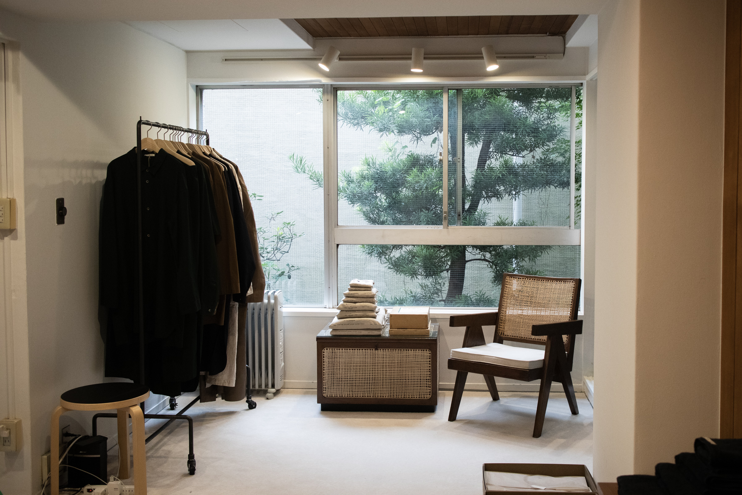 エイトン久﨑康晴による新ライフスタイルブランド「エシャペ」が