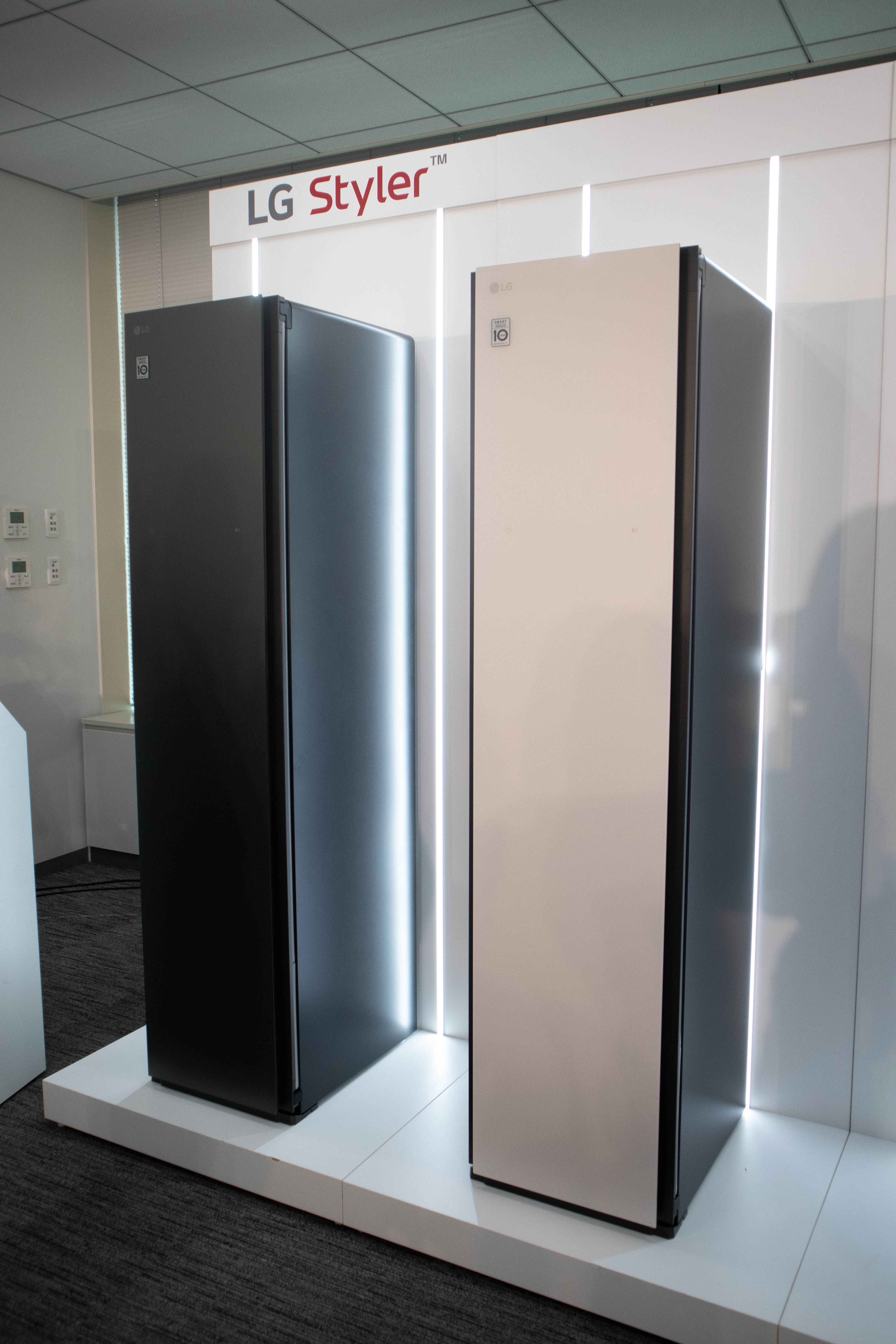 ホームクリーニング機「LG Styler」から新モデルが登場 インテリアに