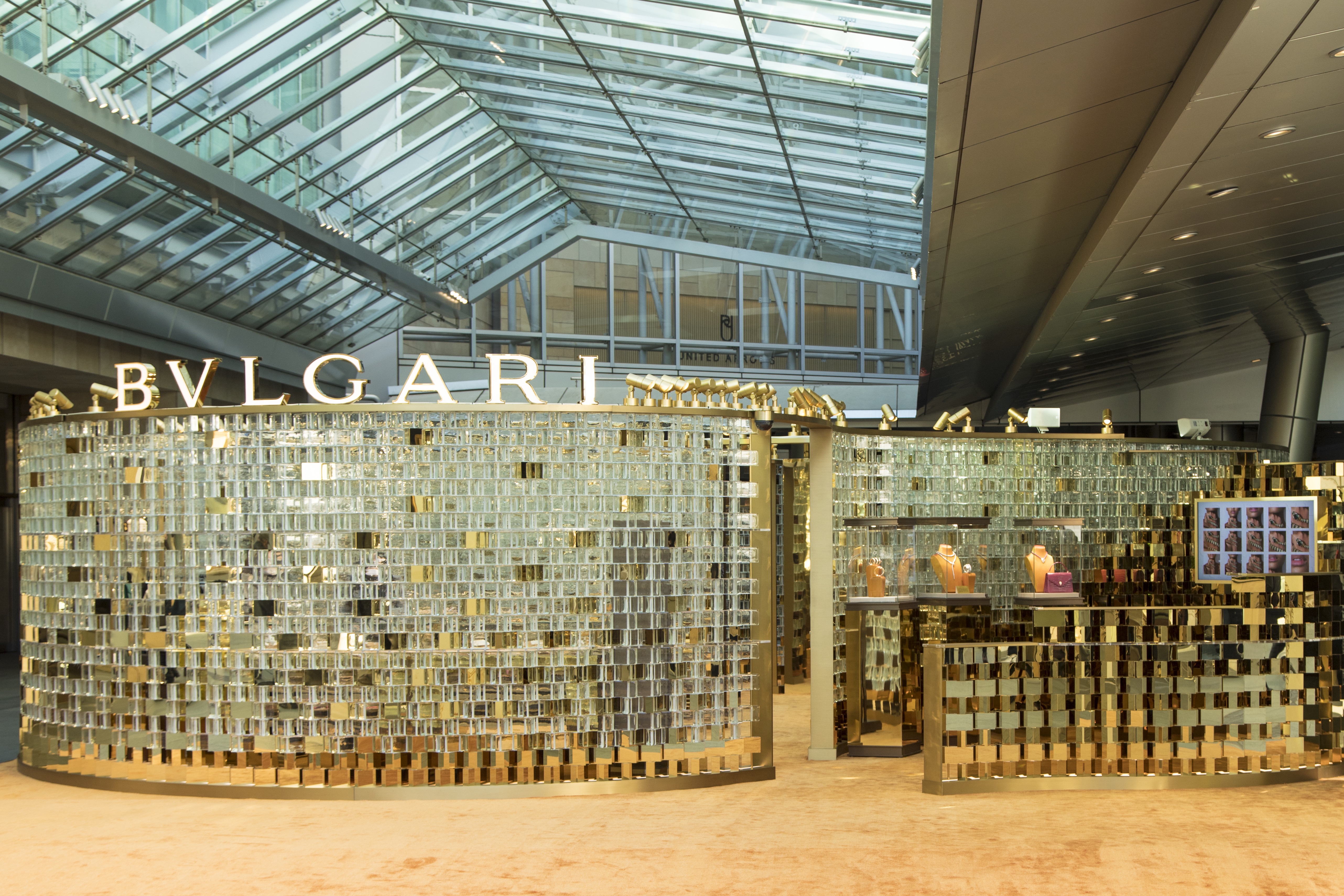 ブルガリ」セルペンティ ポップアップが六本木ヒルズで開幕 11月6日まで