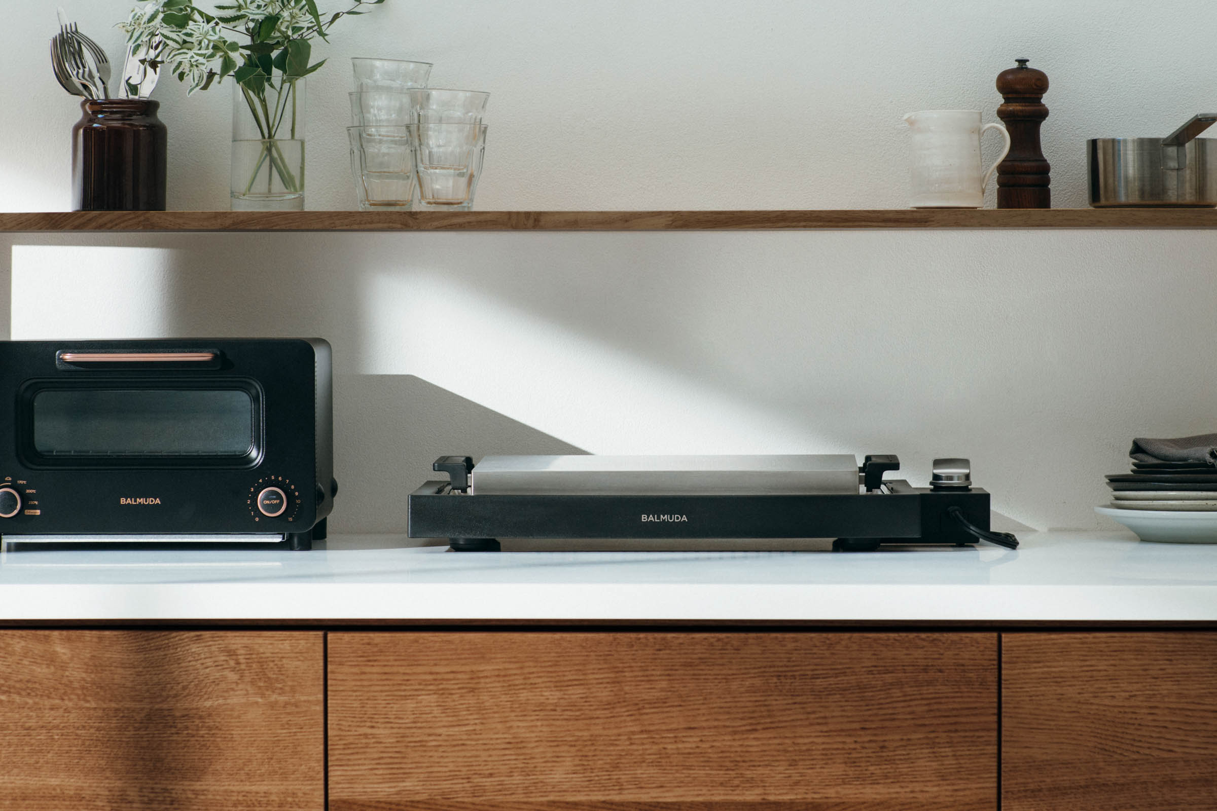 バルミューダからホットプレート登場、正確な温度コントロールを可能に