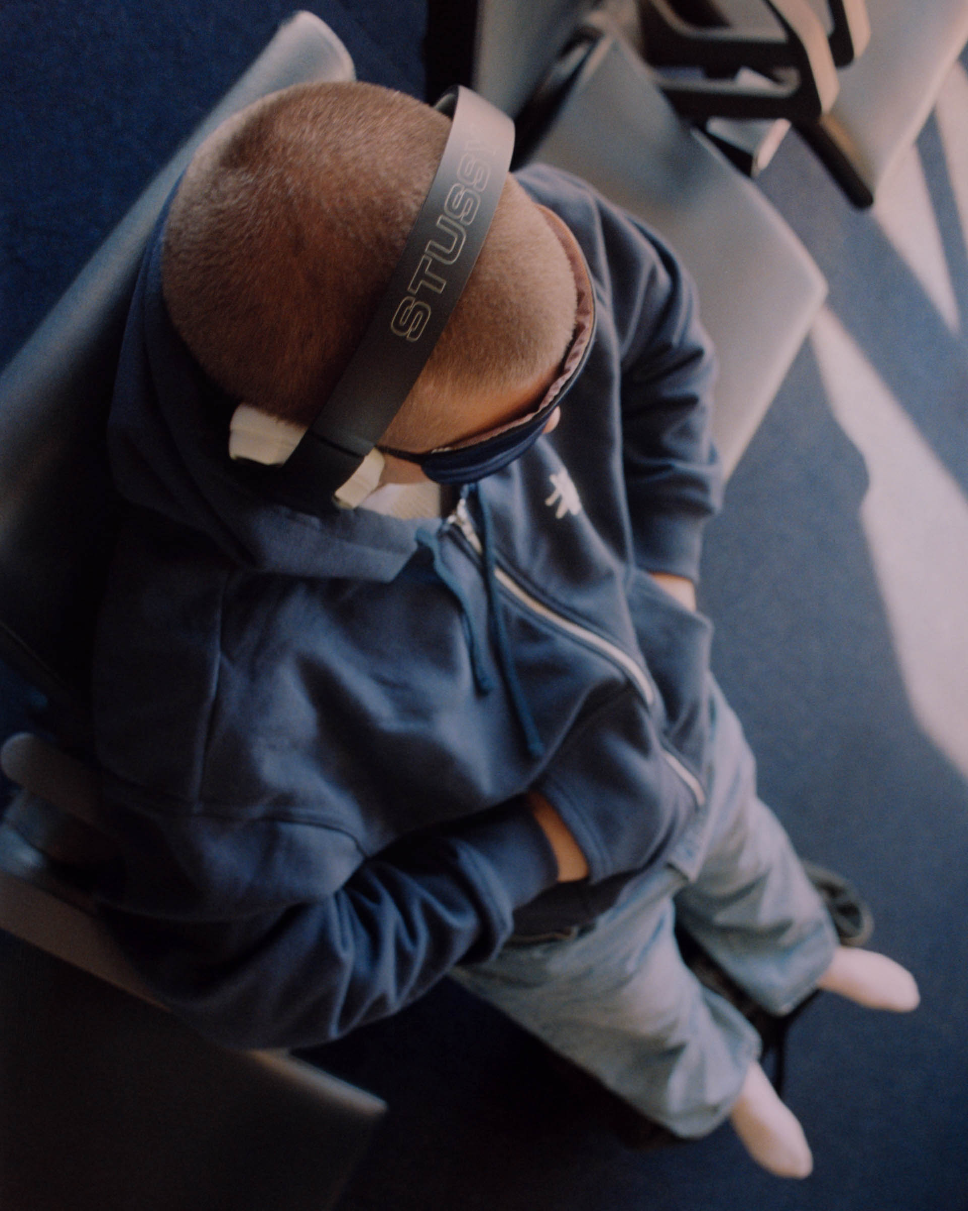 ステューシー×ビーツ、ワイヤレスヘッドホンを発売 90年代のガジェット