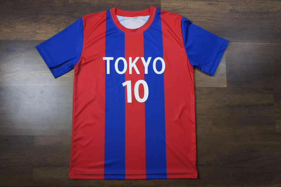 FC東京のような赤青のストライプ柄の昇華プリントで作ったサッカー