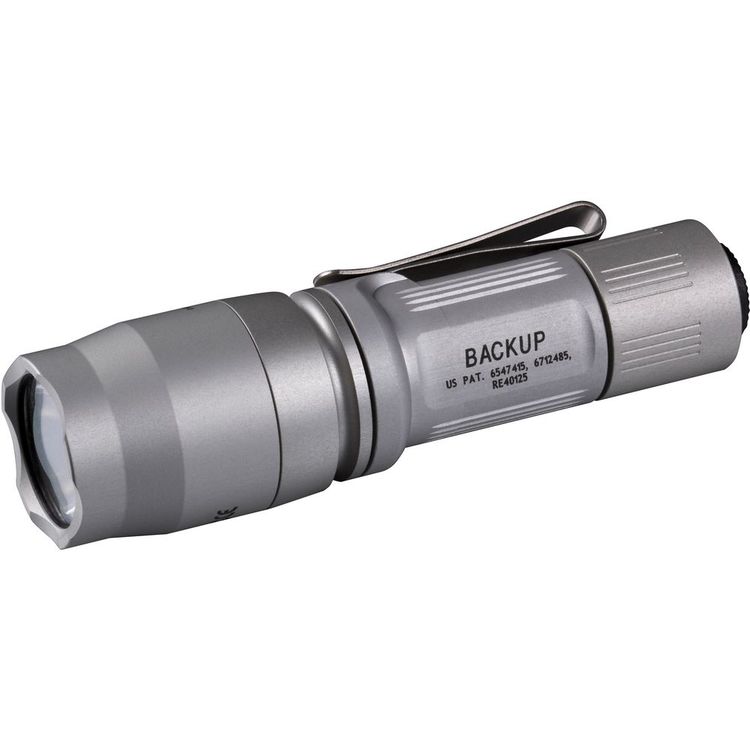 シュアファイア LEDフラッシュライト（懐中電灯） E1B Backup 明るさ