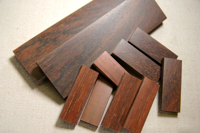 ハカランダ Jacaranda の ネームタグ オリジナルストラップ