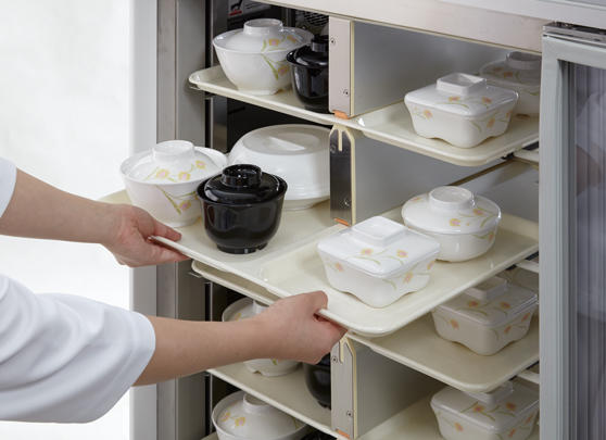 冷温蔵配膳車｜シンプルなデザインで運搬性や清掃性にも優れています