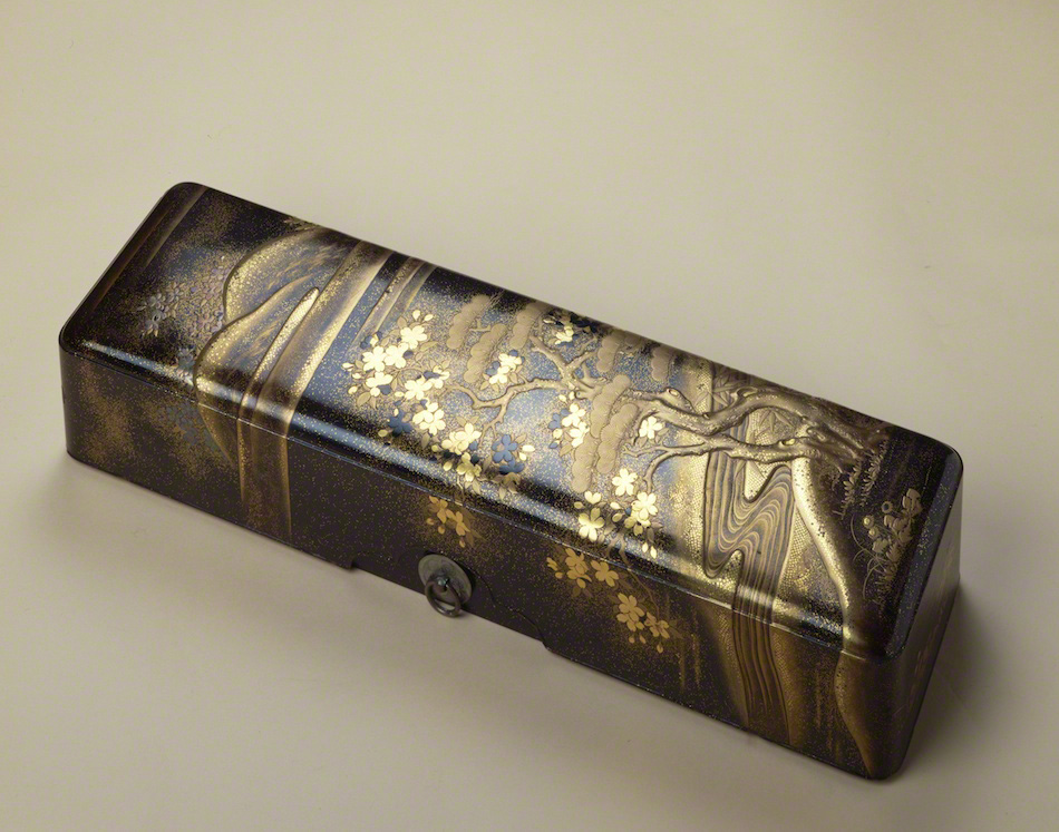 桜花山水蒔絵長方箱 | | 収蔵品詳細 | 作品を知る | 東京富士美術館