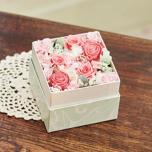 プリザーブドフラワーBOX(ピンク)」| 花屋「フジテレビフラワーネット