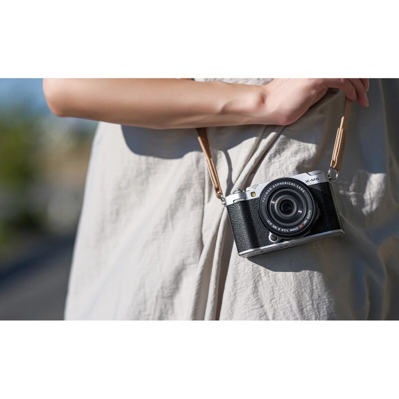 富士フイルム FUJIFILM X-M5 ボディ シルバー 新品｜フジヤカメラ