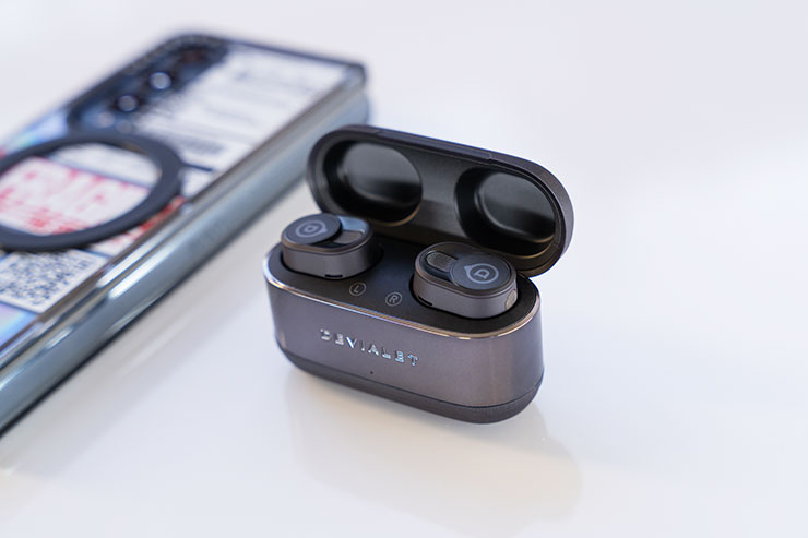 DEVIALET GEMINI II レビュー | ドライで明瞭サウンドの高品位な