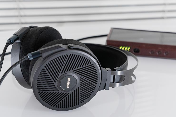 FIIO FT5 レビュー | 透明感と重厚感のあるサウンドへ導く平面磁界
