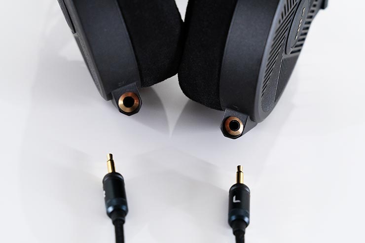 FIIO FT5 レビュー | 透明感と重厚感のあるサウンドへ導く平面磁界