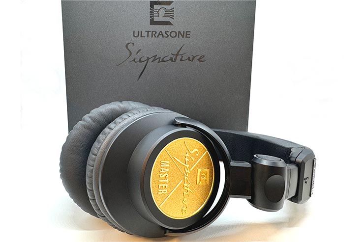 ULTRASONE Signature MASTER MkII レビュー | バランス接続対応と装着