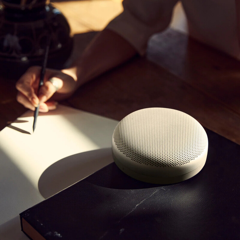 Bang & Olufsen Beosound A1 2nd Gen Gold Tone 買取価格｜フジヤ