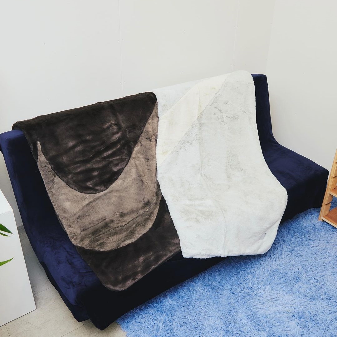 国内 9/4 発売】NIKE WMNS NSW FAUX FUR BLANKET KRMG (ナイキ