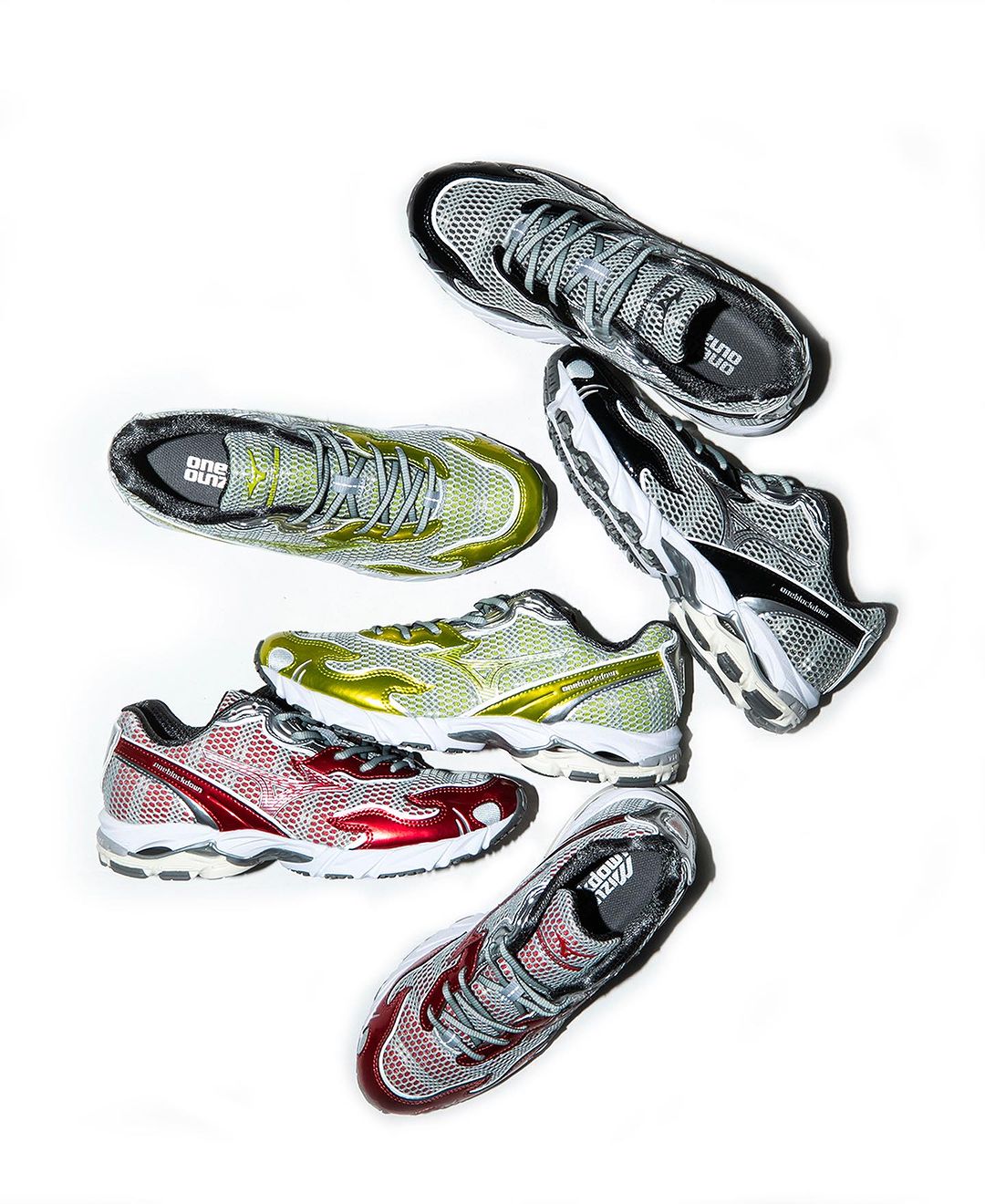 国内 11/10 発売予定】One Block Down × Mizuno Wave Rider 10 “Koi