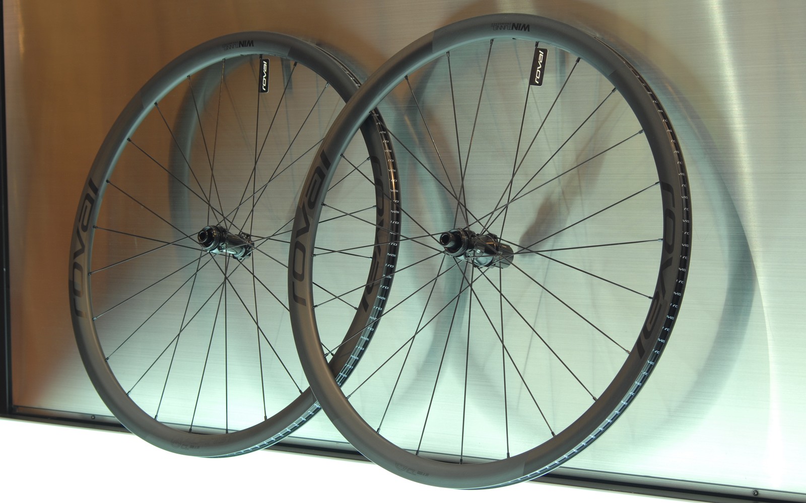 ROVAL ALPINIST CL】クラス最軽量の秀逸なホイールが入荷しました