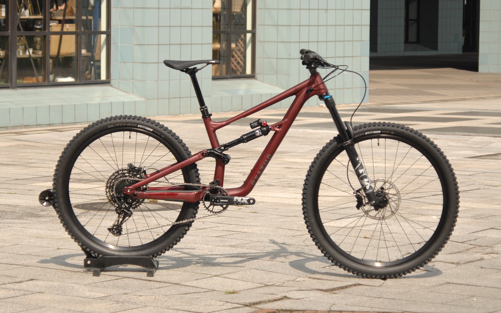 お手頃でイケてる走りが可能な「STATUS 160」S2、S3ございます