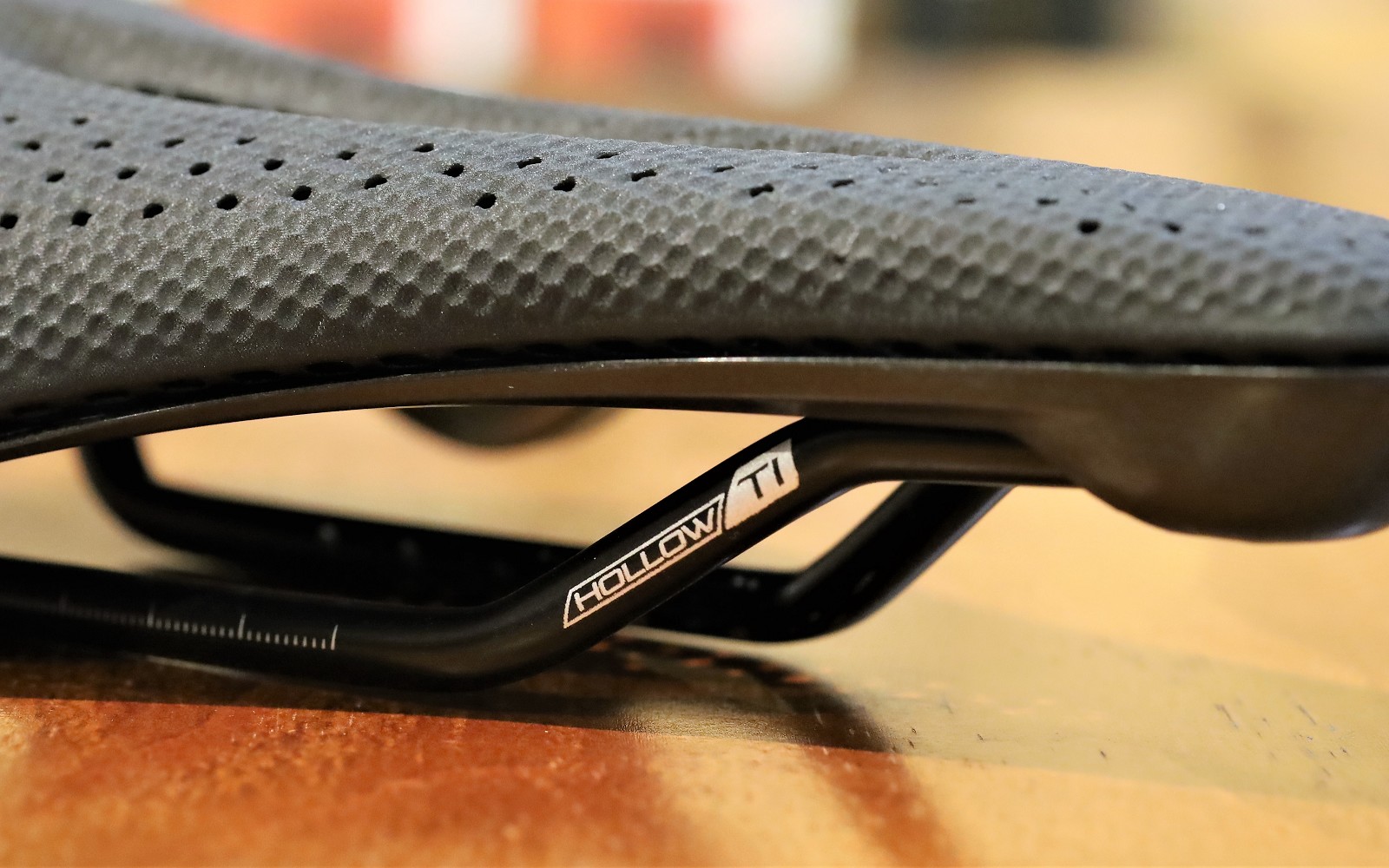 POWER MIRRORサドルにセカンドグレードが登場しました | 風魔横浜