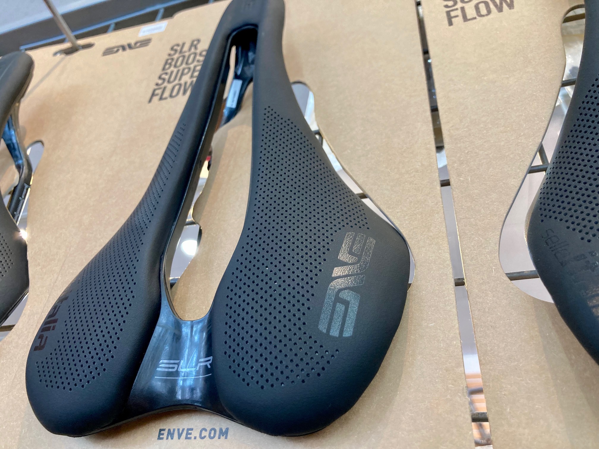 ENVE x SELLE ITALIA BOOST SLR SADDLE | 風魔横浜｜横浜市のMTB・ROAD
