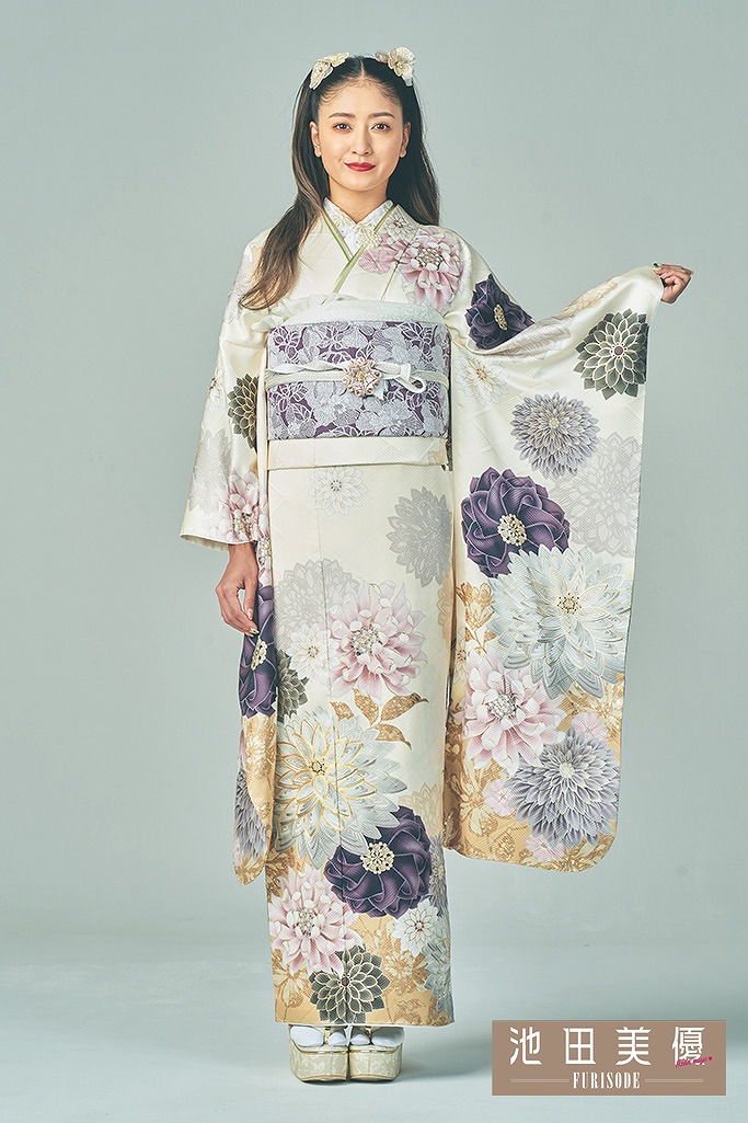 池田美優（みちょぱ）着用振袖ネットレンタル クリーム/黄色 牡丹柄