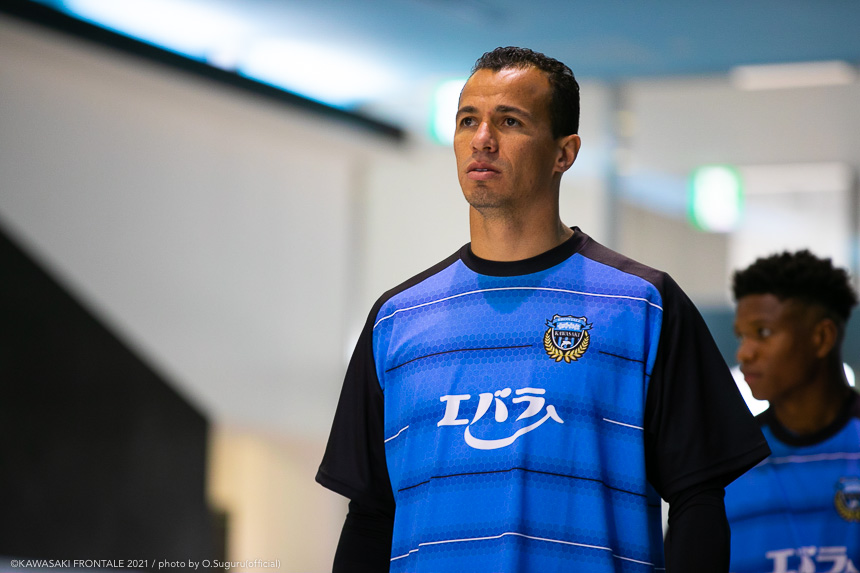 FW9/レアンドロ ダミアン選手 | 選手・スタッフプロフィール2021